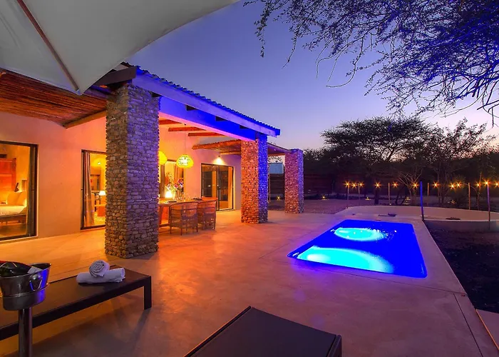 The Duchess Luxury Safari Villa, Close To Knp, Giraffe-Feeding-Tower, Bush-Bath, Boma