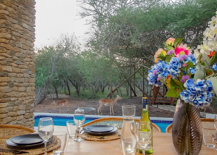 The Duchess Luxury Safari Villa, Close To Knp, Giraffe-Feeding-Tower, Bush-Bath, Boma