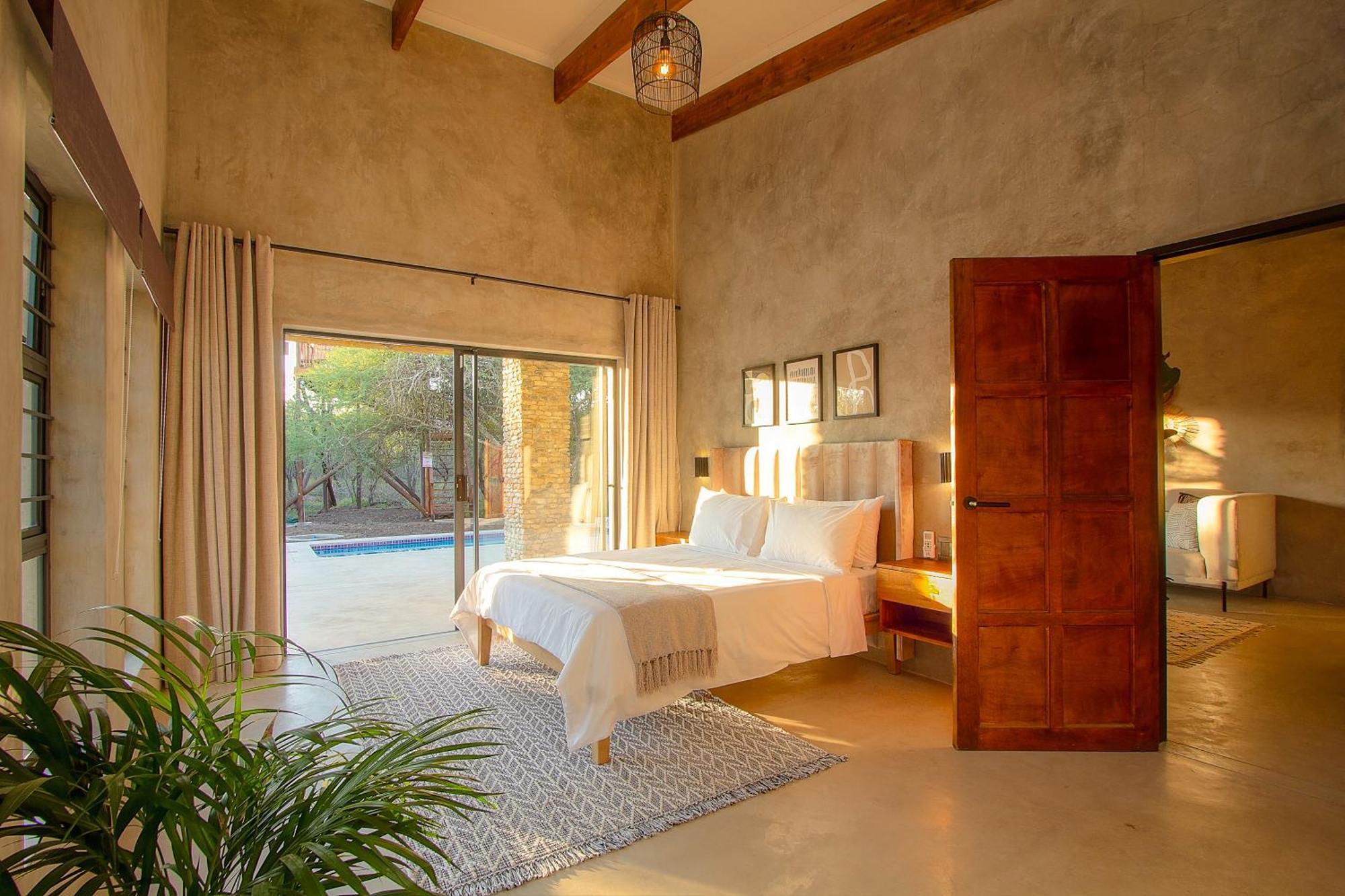 The Duchess Luxury Safari Villa, Close To Knp, Giraffe-feeding-tower, Bush-bath, Boma Villa Marloth Park