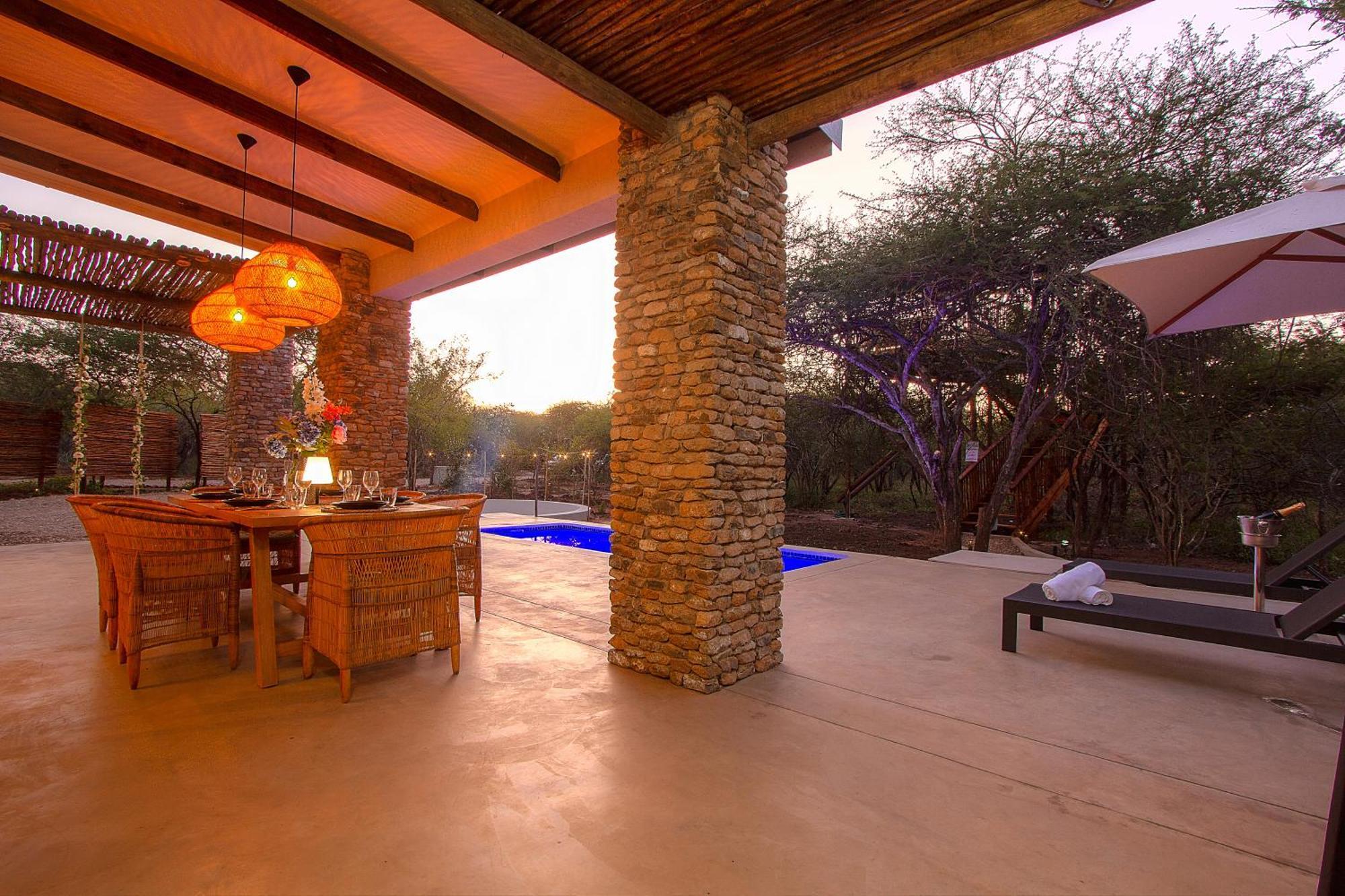 The Duchess Luxury Safari Villa, Close To Knp, Giraffe-feeding-tower, Bush-bath, Boma Villa Marloth Park