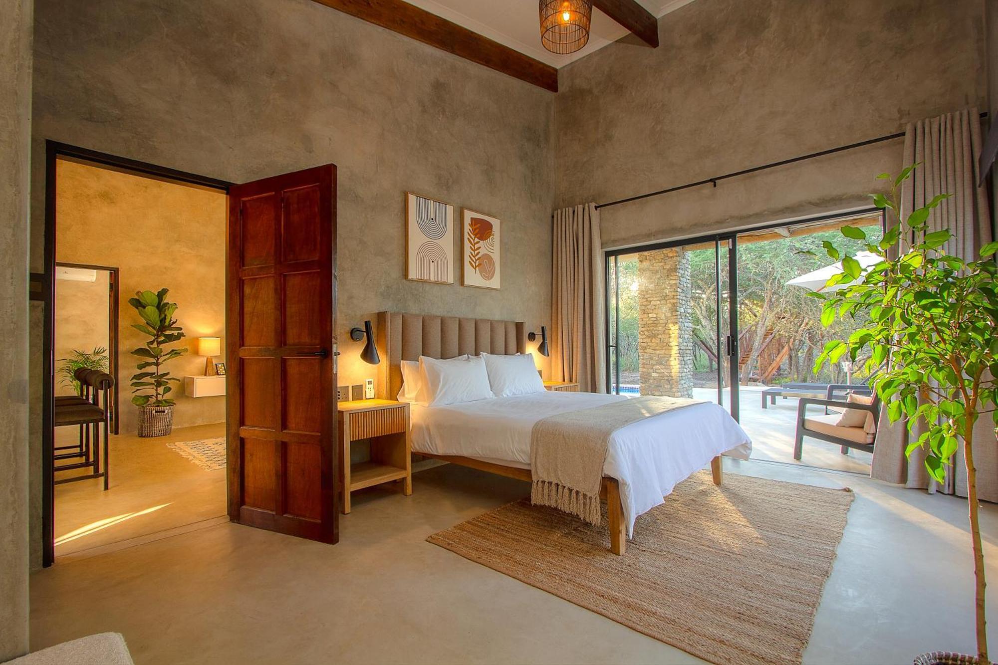 The Duchess Luxury Safari Villa, Close To Knp, Giraffe-feeding-tower, Bush-bath, Boma *