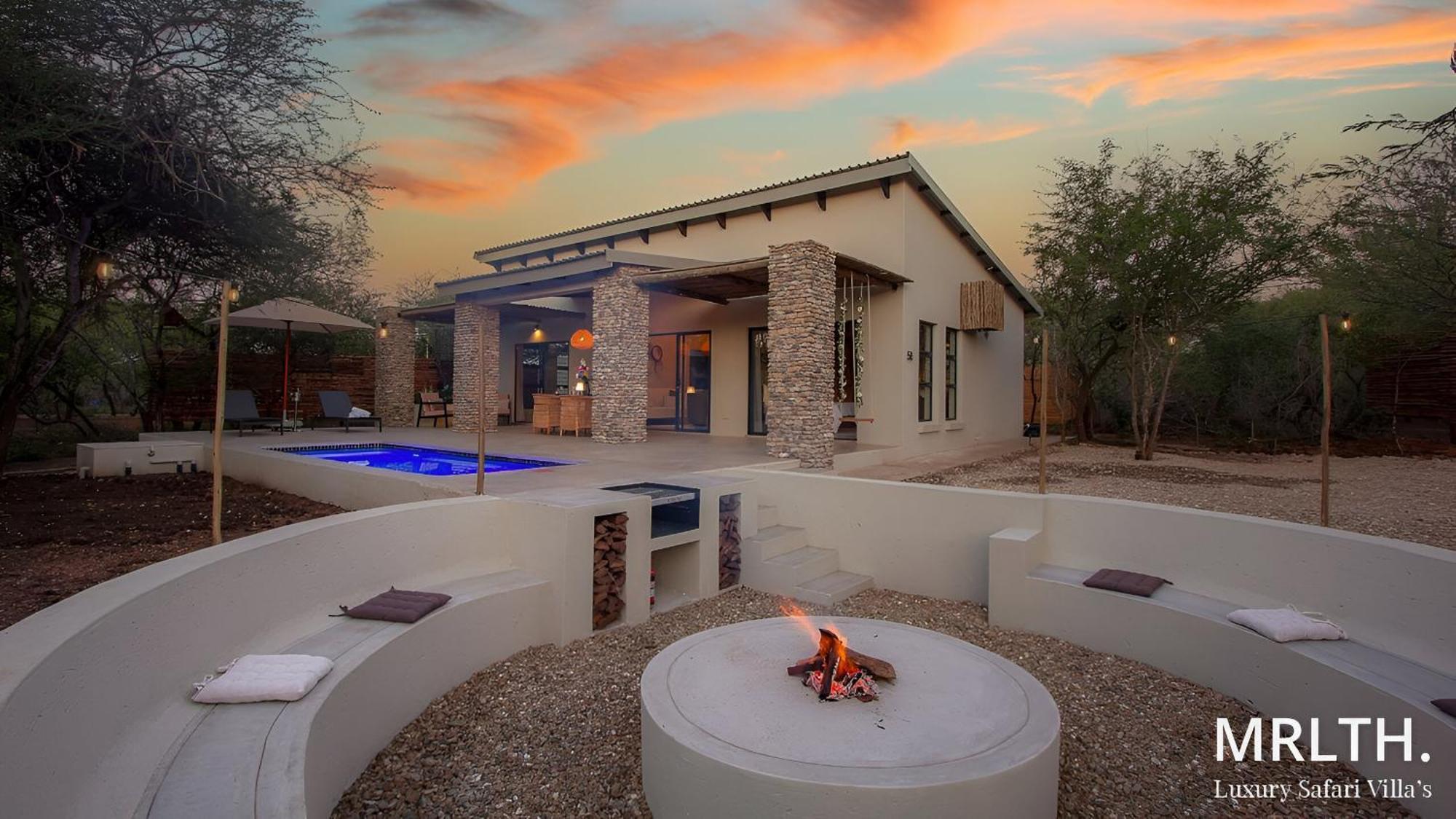 The Duchess Luxury Safari Villa, Close To Knp, Giraffe-feeding-tower, Bush-bath, Boma Villa Marloth Park